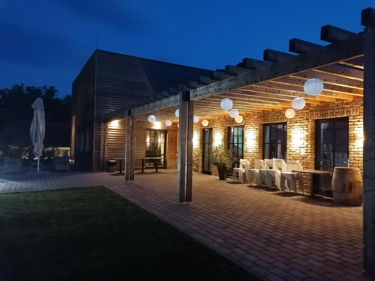 Panorama Birtok - Wellness Panzio, Konferencia Es Rendezvenykoezpont Bed & Breakfast Gyorujbarat Exterior photo